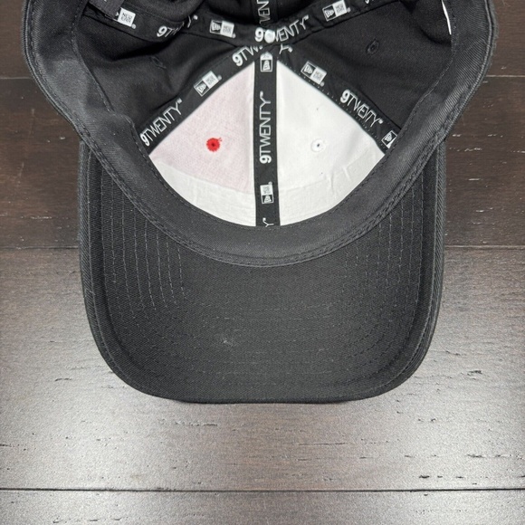 New Era Manchester United FC 9Twenty Strap Back Adjustable Hat Red White Black - Picture 5 of 7